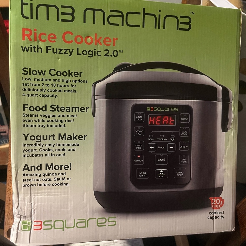Black Rice Cooker with Fuzzy Logic 2.0 20 cup